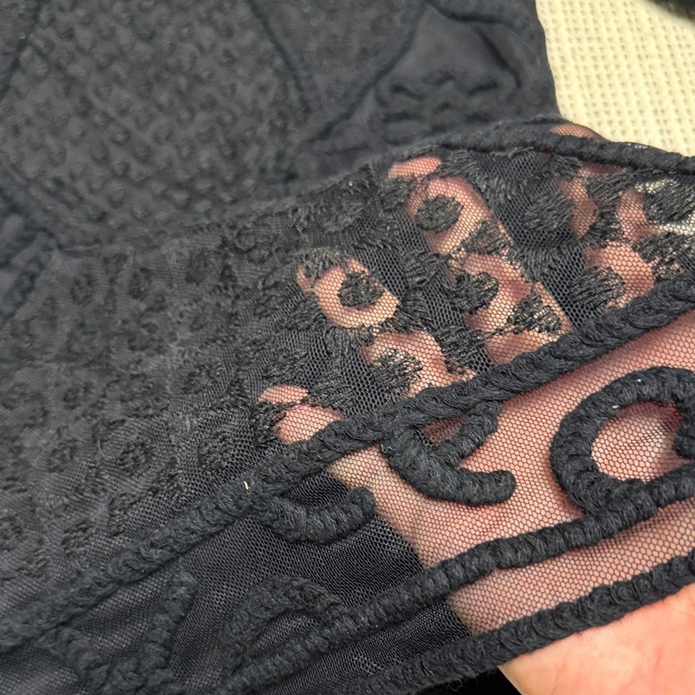 3/$20🍁SALE! H&M Black Textured Women's Fitted Semi Sheer Long Sleeve Whimsy Goth - Picture 4 of 7